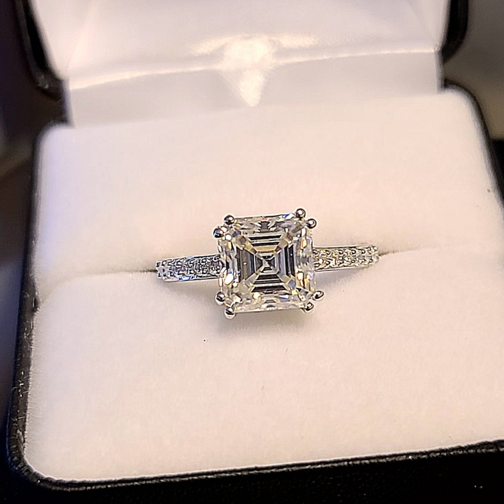 Sz 7 Belk & Co Sterling Silver Moissanite Ring